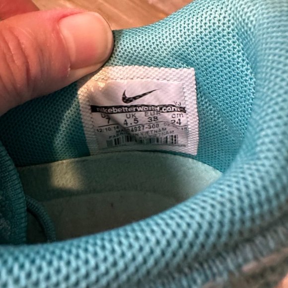 Womens Nike Roshe Run Flyknit Teal Athletic Running‎ Sneakers Shoes Size 7 M GUC - Picture 4 of 6